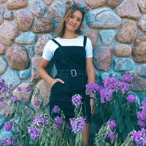 Meet your Posher, Abby